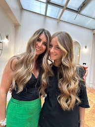 Photo n°19 de Van coloriste paris à Paris (Salon de coiffure)