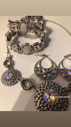 What’s In Your Jewelry Box - Thumbnail