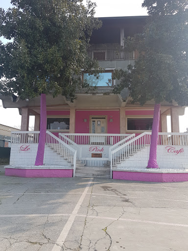 Le Pink Café - Thumbnail