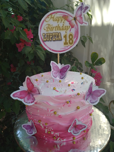 Mia's cake - Thumbnail
