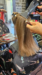 Photo n°1 de Yélèss Coiffure Barber Chic à Saint-Cloud (Salon de coiffure)