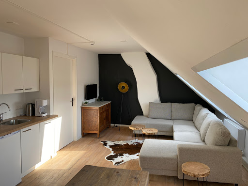 Authentic Stays - Visual