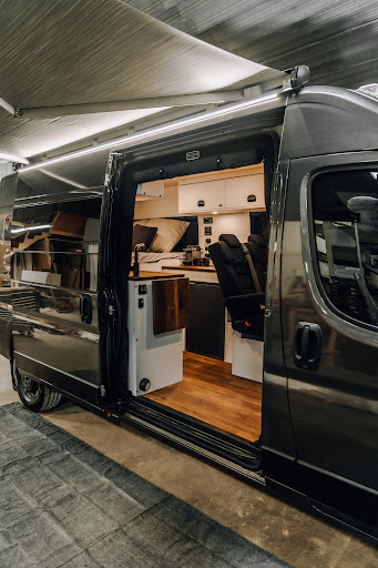 NOMAD VAN - Visual
