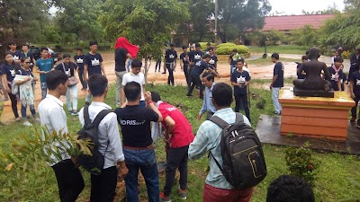 Photos of Sihanoukville High School