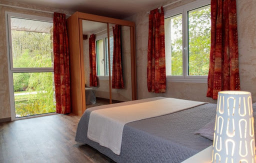 Photo de Gîte Moulin la Salmonière 22 personnes (Grand gîte de groupe piscine Bretagne) à Guiscriff (56560)
