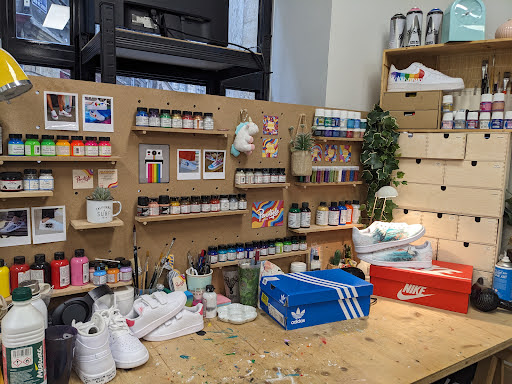 Penstyle Shoes & Stuff Gallery - France