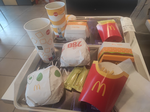 Photo 2 - McDonald's Sallanches