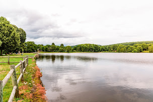 Photo n°5 de Camping de l'Etang du Goulot à Lormes (Lac ouvert à la baignade)
