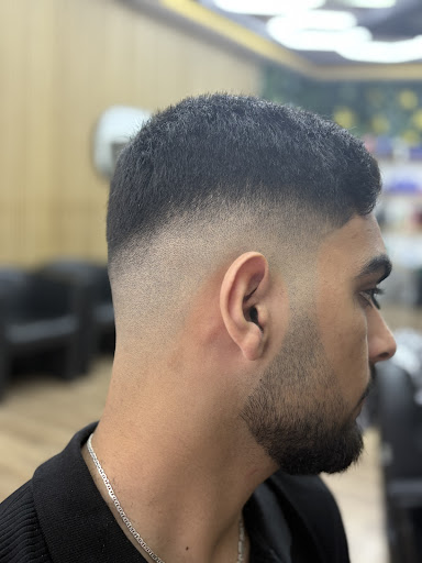 Goldene Finger Friseur