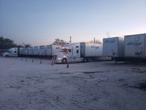 Alvarado Truck Parking - Thumbnail