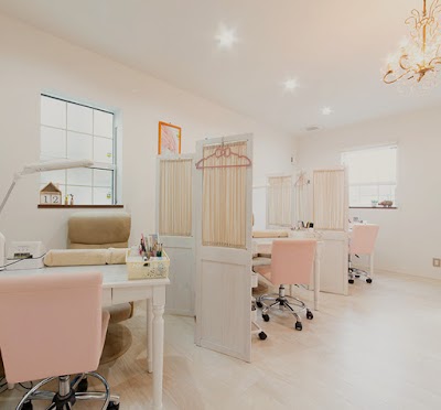 Nail school &salon *LBL*