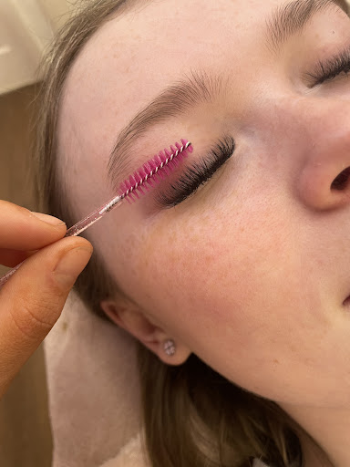 Seventeen Lashes and Brows - Thumbnail