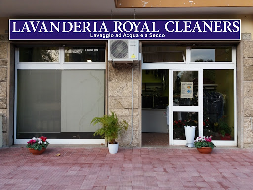 Tintoria Royal Cleaners Gallery - Italy