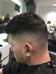 Photo n°6 de Collins avenue à Divonne-les-Bains (Salon de coiffure)