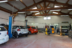 Photo n°10 de Carrosserie Vernet à Aubenas (Atelier de carrosserie automobile)