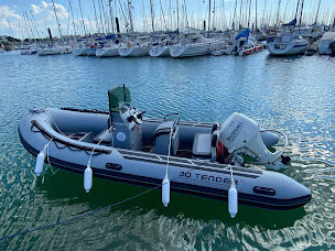 Photo n°22 de PZ Sailing Location bateau par abonnement uniquement, team building entreprise à La Rochelle (Courtier en bateaux)