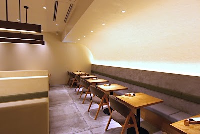 こなな ミント神戸店