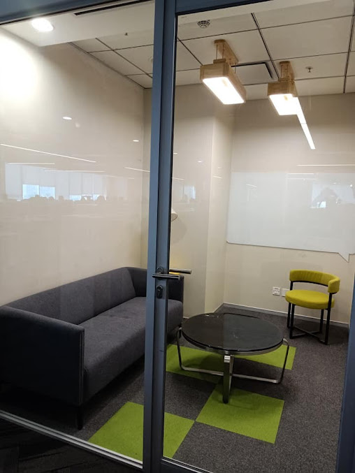 Af1qipnuqksj3qg4zbihafd1ub5z0lgjmymqbfdaqpu=s677 K No