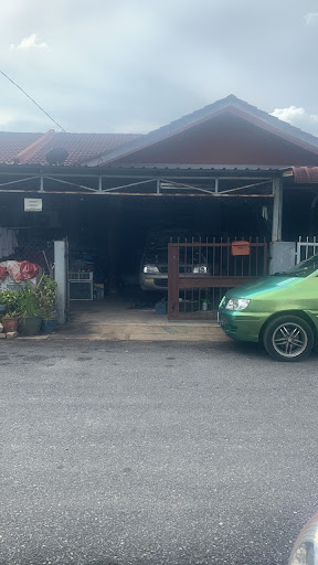 Cat Kereta Pokku