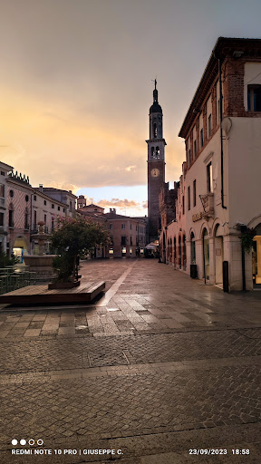 Piazza G. Chilesotti Logo