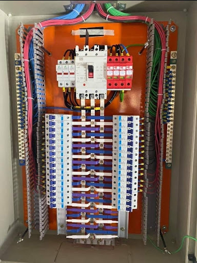 TÉCNICO ELETRICISTA 24 HORAS