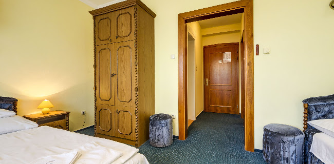 Telefonszám: Kincsem Wellness Hotel
