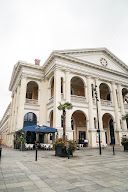 Les Loges - Restaurant Maison des Arts - Place du Marché à Le Plessis-Robinson