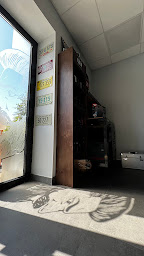 Photo n°18 de LE SALON D'ALEXIS MONTBAZON (+ ESPACE COWORKING COIFFURE) à Montbazon (Espace de coworking)