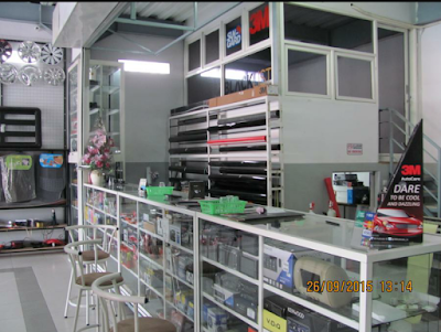 Electronics Store