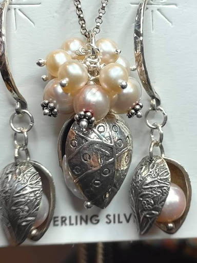 Julz Gem Designs - Visual