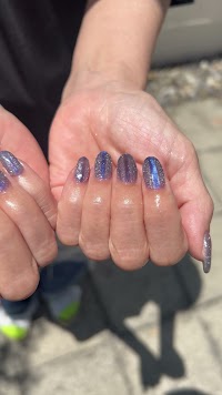 府中 オッドジョブスネイル&アイラッシュ