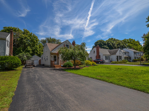 Kyle Hiscock, Greater Rochester NY Realtor, Licensed Real Estate Salesperson, e-PRO at RE/MAX Realty Group - Thumbnail