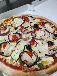 Photo n°4 de LouLou'Pizza à Saint-Hippolyte-du-Fort (Pizzas à emporter)