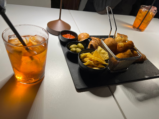 Bobino Bar & Restaurant - Thumbnail