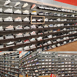 Photo n°2 de Sport 2000 Lourdes à Lourdes (Magasin de vêtements de sport)