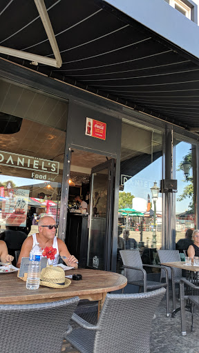 Cafe 't Perrepluke - Visual