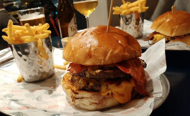 TED BURGER & LOBSTER
