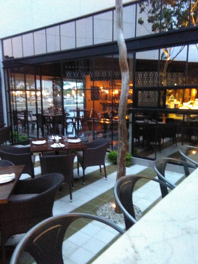 Oliva Patio