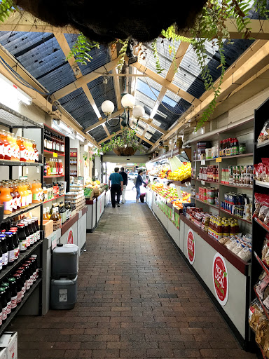Stirling Fruit Mart and Amy by Design flowers - Thumbnail