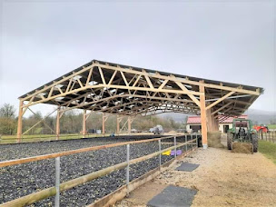 Photo n°12 de LES CRINIERES DU LAC à La Tour-du-Meix (Centre équestre)