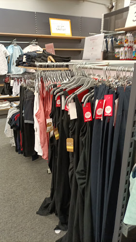 Magasin DistriCenter Bihorel - Magasin de vêtements