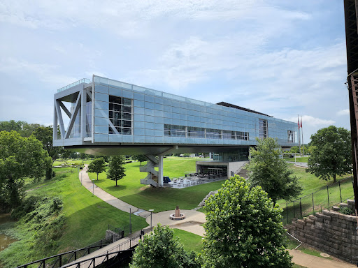 William J. Clinton Library and Museum - Thumbnail
