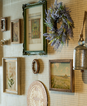 Third Pig Bar by null