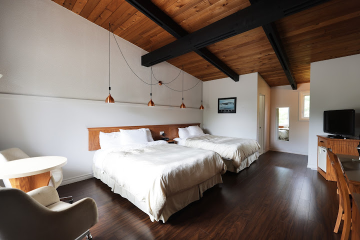 Auberge De La Pointe by null