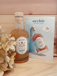 Photo n°18 de La Richebourgeoise - Epicerie Fine & boutique cadeaux (Produits Locaux, Vins & Spiritueux, Thé, Café, Bijoux, Cadeaux, Deco) à Richebourg (Cave à vins)