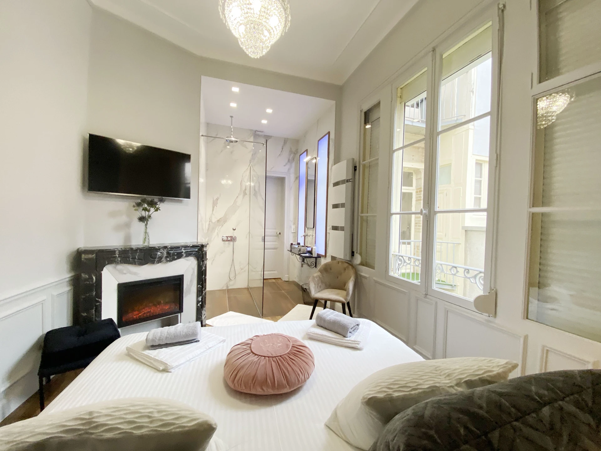 #Le Clovis - Suites Spa Privé
