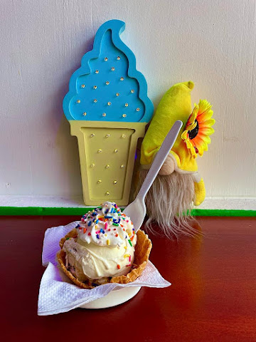 Caye Custard (formerly DandE's) by null