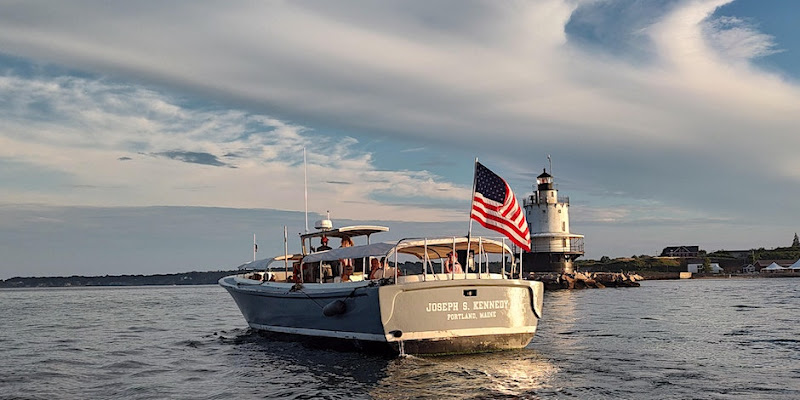 Fogg's Water Taxi and Charters