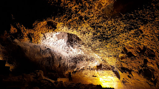 Parking lot - Cueva de los Verdes - Thumbnail
