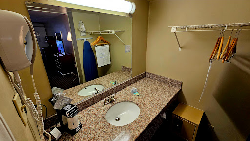 Days Inn by Wyndham Virginia Beach At The Beach - Thumbnail
